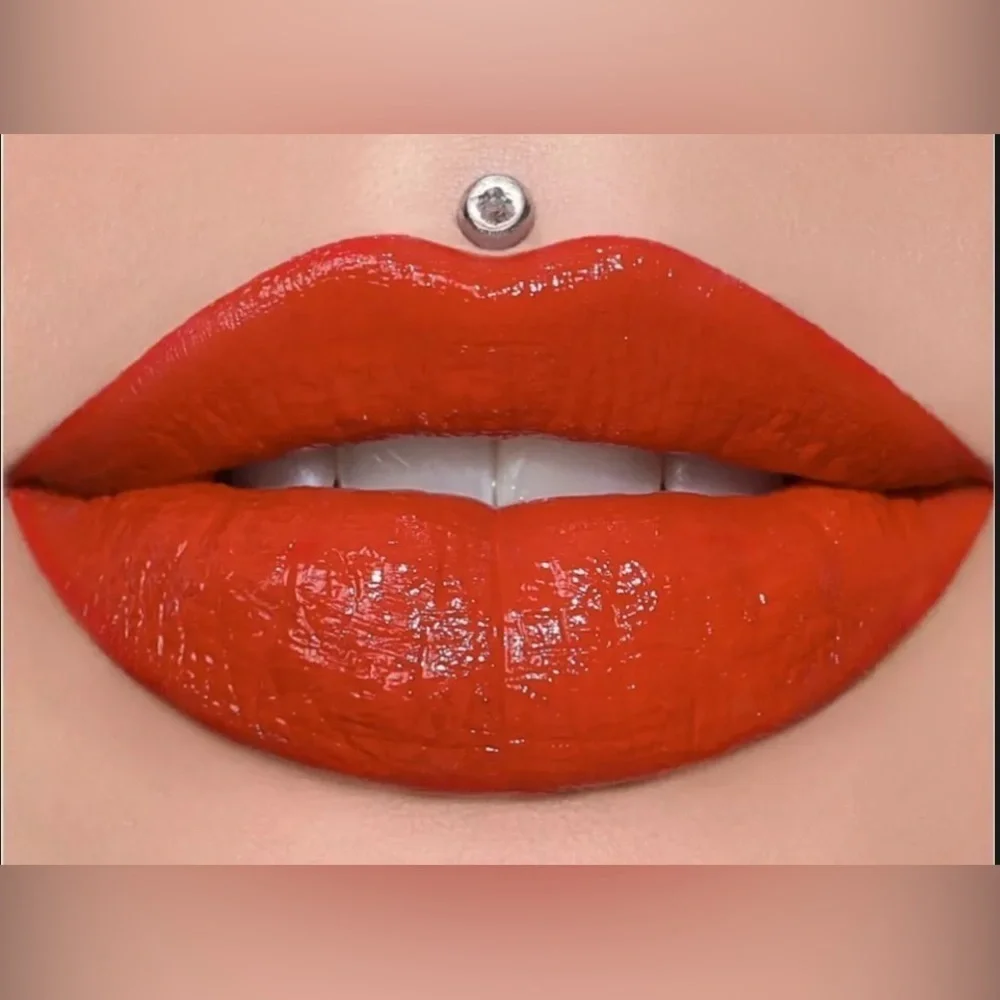 Jeffree Star Supreme Gloss Lip Gloss Everybody Knows Shine Effect